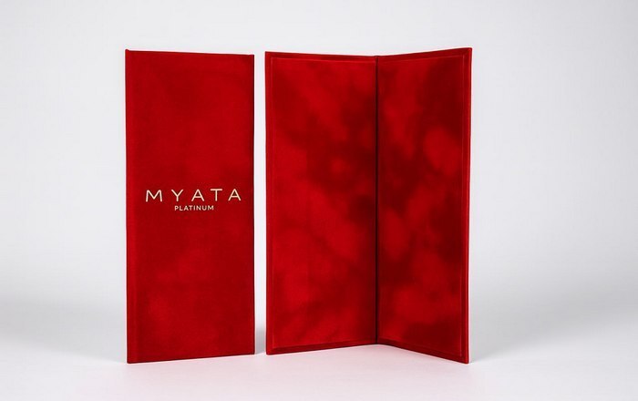 Папка для меню с бархатной отделкой и тиснением Myata Platinum