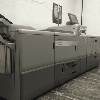 Около 200 тысяч оттисков в месяц печатают на цифровой машине Linoprint CV в «Полиграф Медиа Групп»